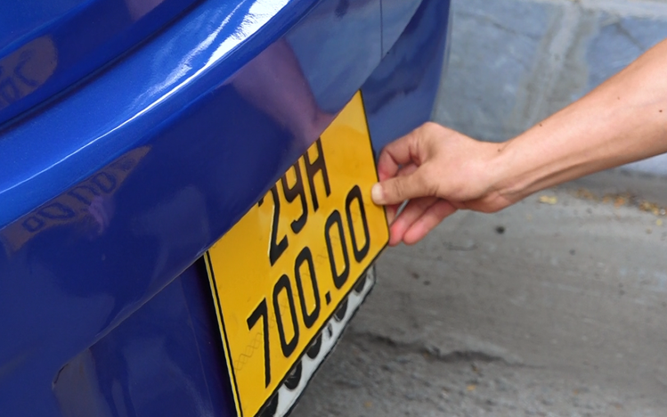Thủ tục đổi biển số xe ô tô từ trắng sang biển vàng Online