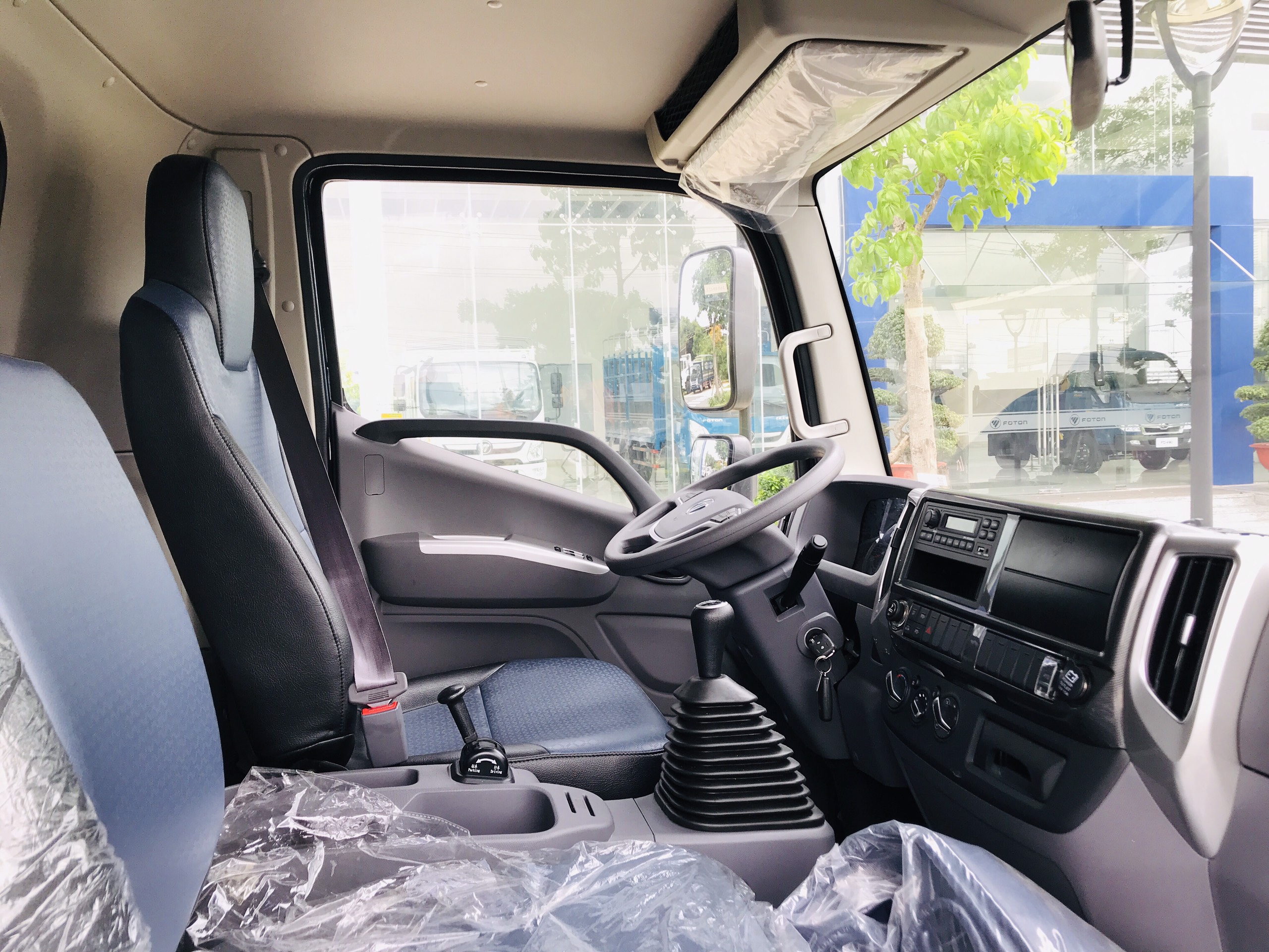 nội thất khoang cabin của xe tải Thaco Ollin S720