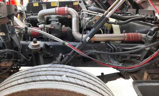 Xe tải Dongfeng X3 thùng 10m trang bị động cơ YCS06230-50