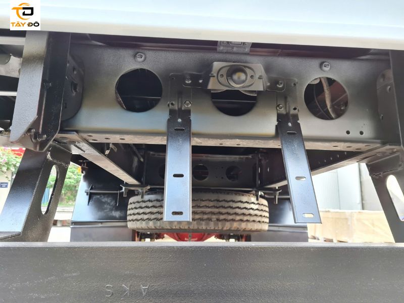 khung gầm xe tải 8 tấn dongfeng d12