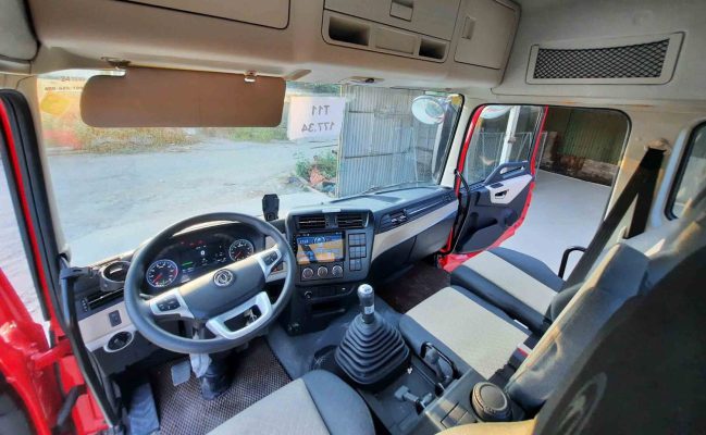 Nội thất khoang cabin của xe tải Dongfeng X3