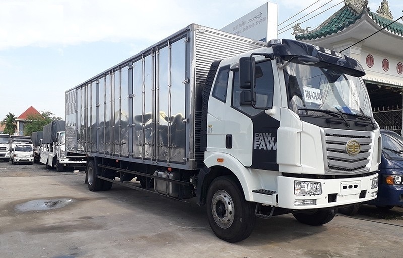 xe faw 8 tấn thùng kín dài 10m