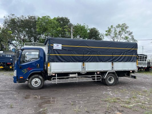 Faw Tiger 8 tấn được trang bị thùng hàng có kích thước lọt lòng 6m2