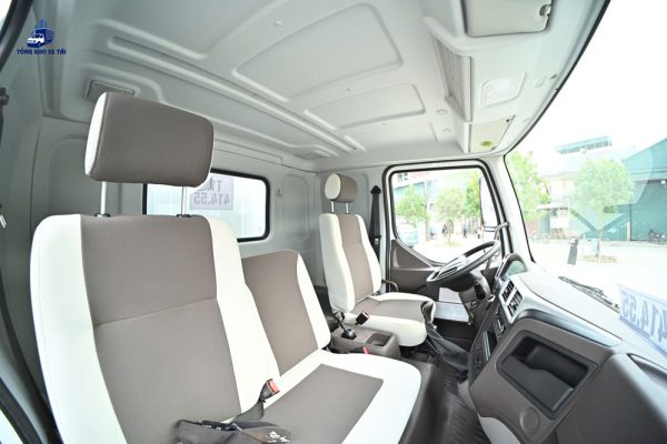 không gian nội thất xe tải chenglong l3