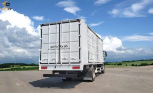 xe 8 tấn đồng vàng 800 thùng kín