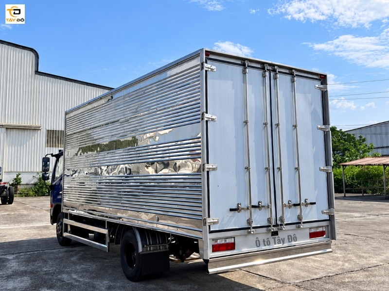 ngoại thất đồng vàng ns350l thùng kín